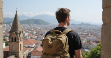 Backpacker exploring אטרקציות בקפורגנה קולומביה attractions