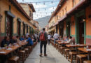 Bustling restaurant scene in מסעדות בפונו פרו with backpackers
